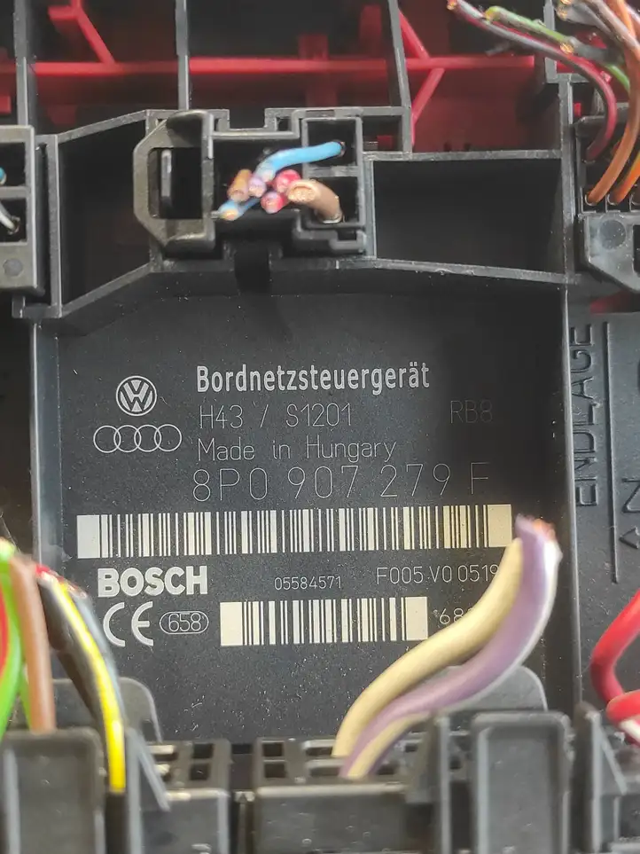 Audi A3/S3 8P (2004 - 2008) 8P0907279F Модуль комфорта — фото 3