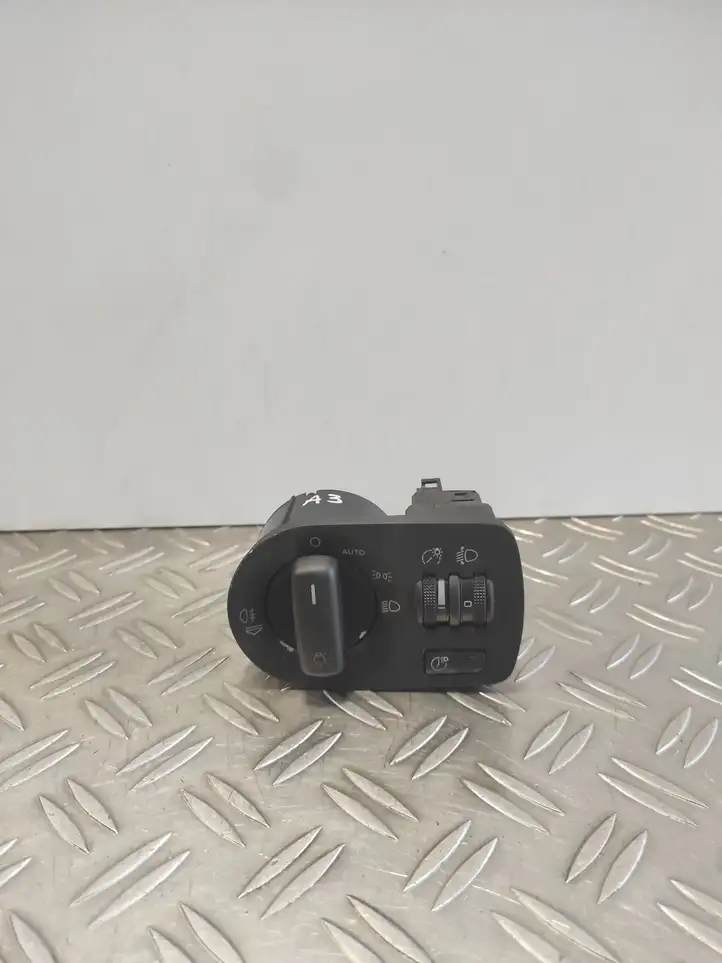 Audi A3/S3 8P (2004 - 2008) 8P1941531S Включатель фонарей — фото 1