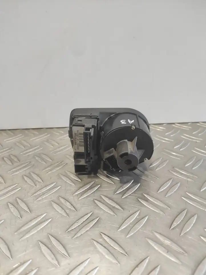 Audi A3/S3 8P (2004 - 2008) 8P1941531S Включатель фонарей — фото 2