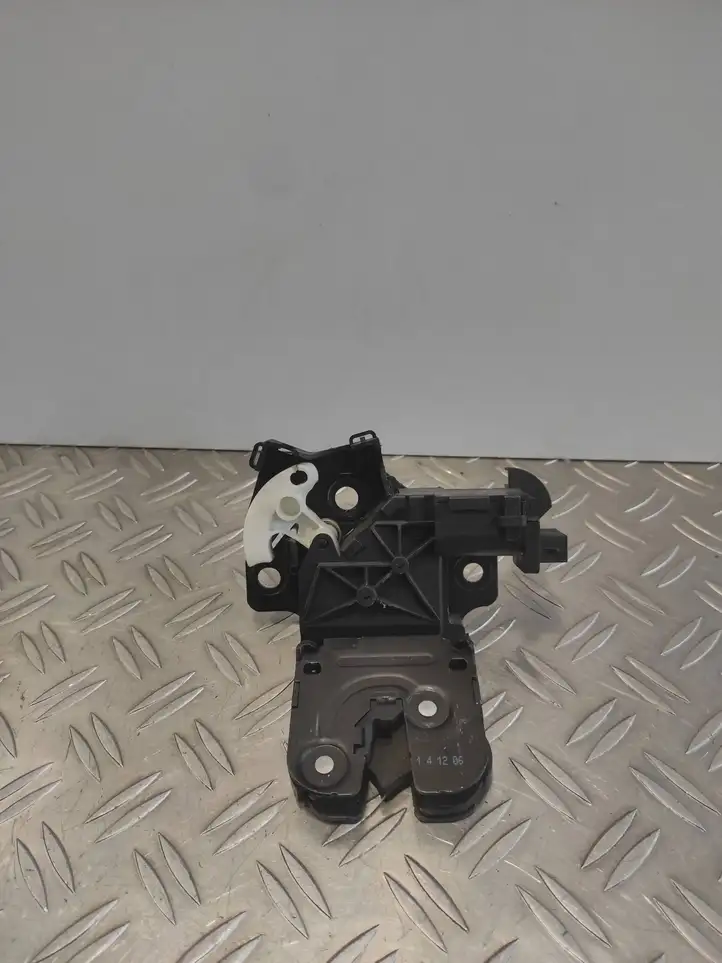 Audi A3/S3 8P (2004 - 2008) 8P4827505B Замок крышки багажника — фото 4