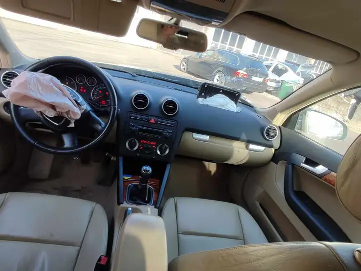 Audi A3/S3 8P (2004 - 2008) 8E0857562 Крепление солнцезащитного козырька — фото 4