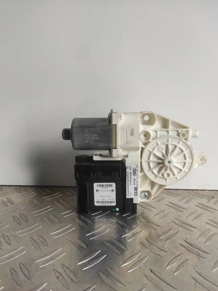Audi A3/S3 8P (2004 - 2008) 8P4959801D Стеклоподъемник задней двери — фото 2