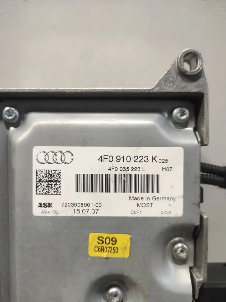 Audi A6 S6 C6 4F (2004 - 2008) 4F0035223L Усилитель звука — фото 2