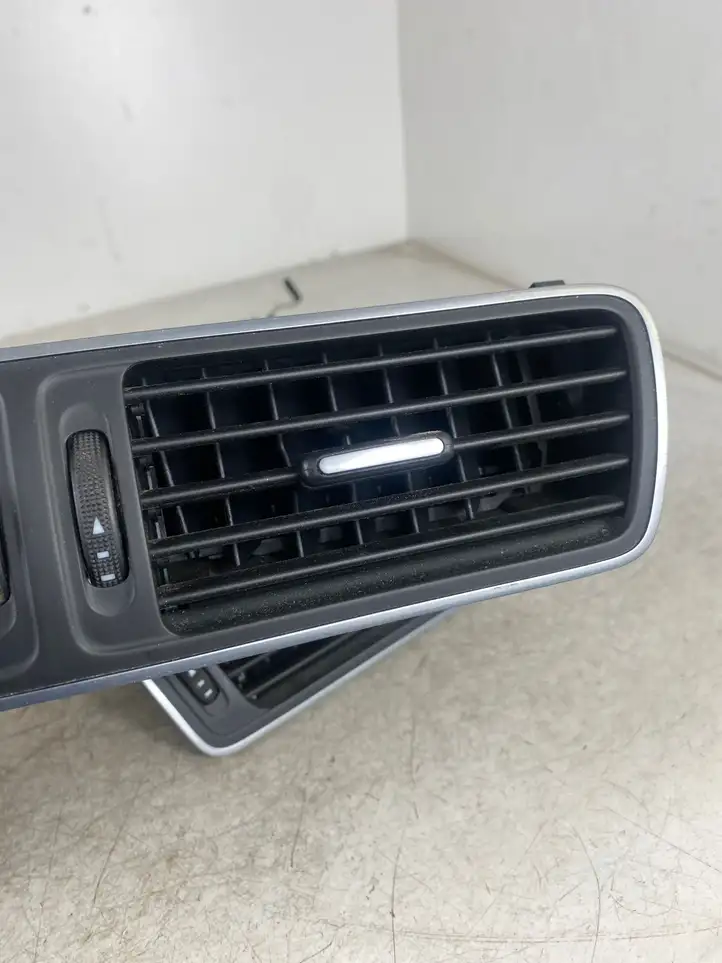 Volkswagen PASSAT B7 (2011 - 2014) 3AB819728A Центральный воздушный дефлектор — фото 8