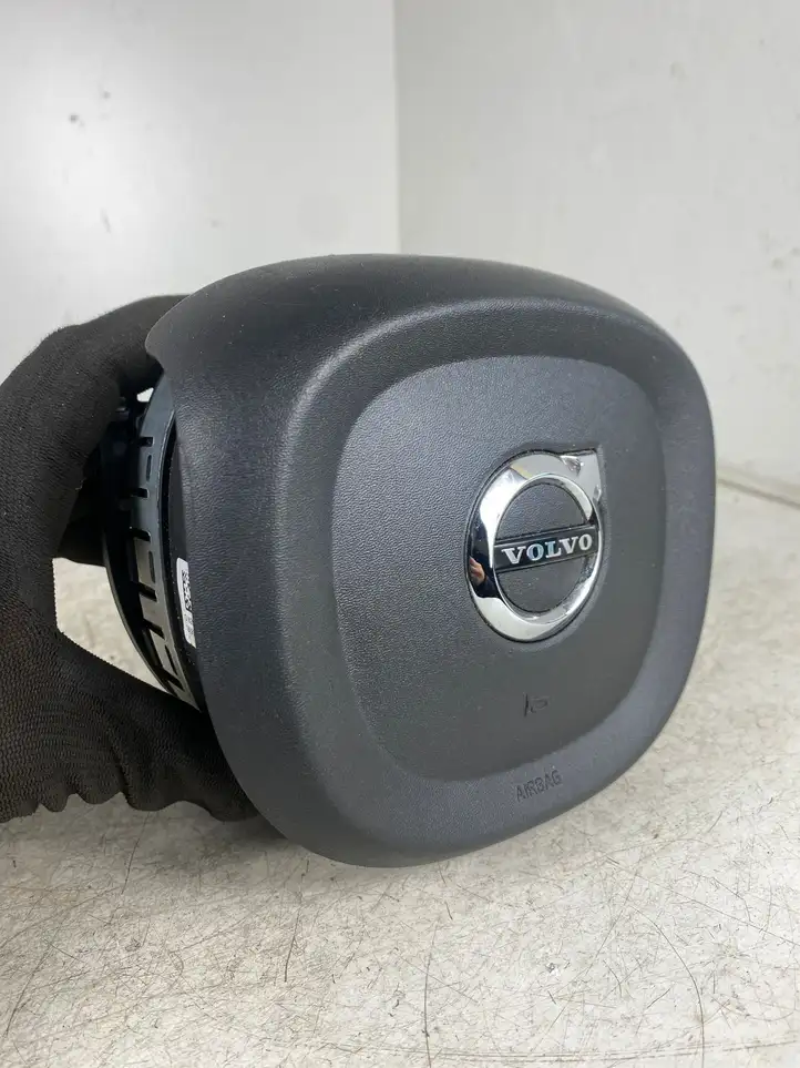 Volvo XC90 (2014 - 2019) P39834785 Подушка безопасности руля — фото 3