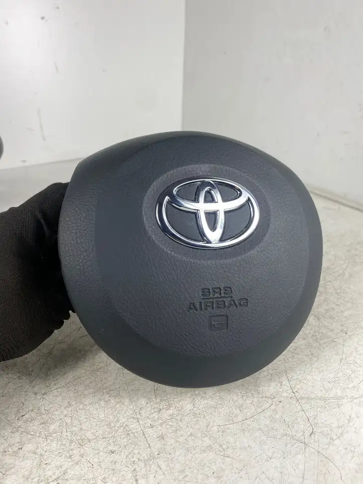 Toyota Yaris (2019 - ) 310093699B4U Подушка безопасности руля — фото 1