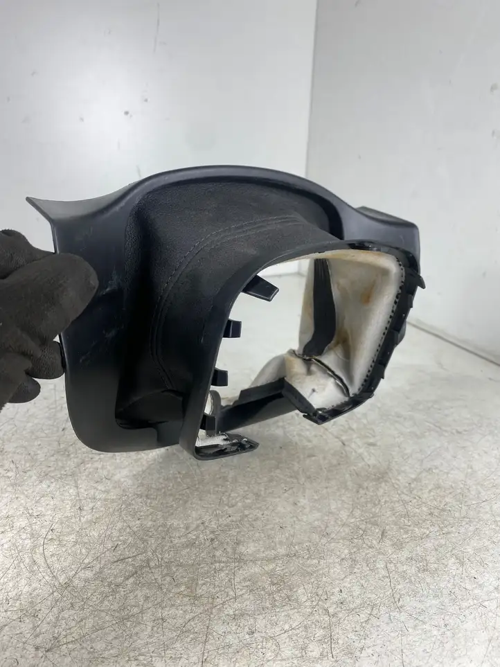 Jeep Grand Cherokee (2010 - 2021) X90023301BL Обшивка рулевой колонки — фото 1