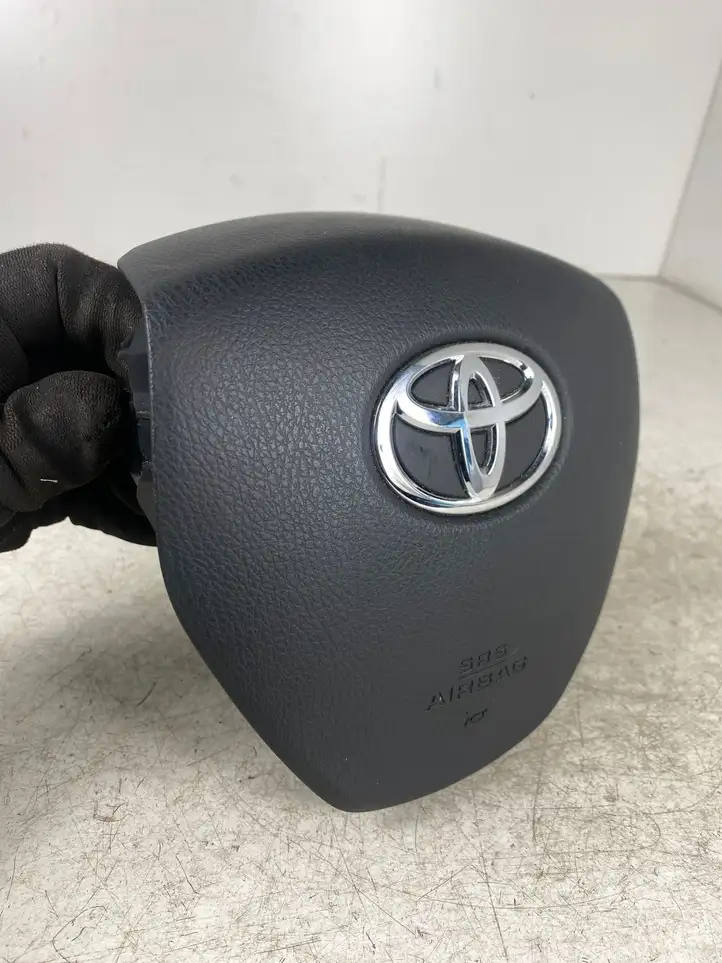 Toyota Auris E180 (2012 - 2018) 4513002450 Подушка безопасности руля — фото 2