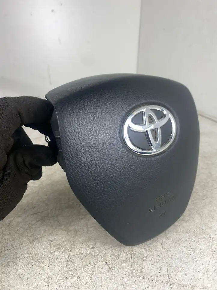 Toyota Auris E180 (2012 - 2018) 4513002450 Подушка безопасности руля — фото 2