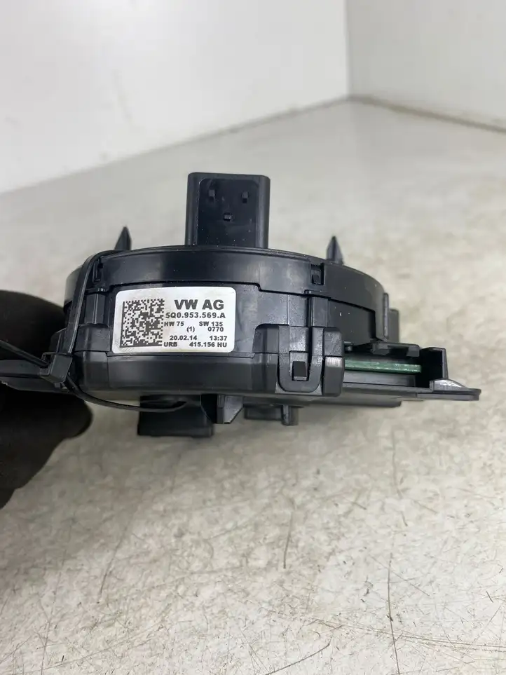Volkswagen Golf VII (2013 - 2019) 5Q0953569A Контактное кольцо SRS — фото 5