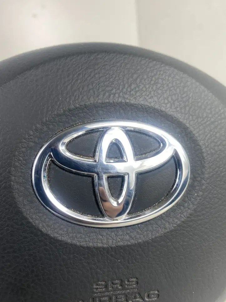 Toyota Yaris (2009 - 2012) 310565699B4U Подушка безопасности руля — фото 4