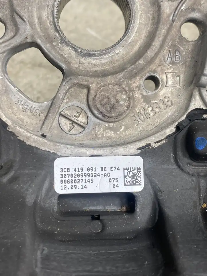 Volkswagen Golf VI (2009 - 2013) 3C8959537D Кнопки на рулевом колесе — фото 2