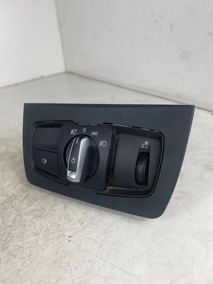 BMW 3 F30 F35 F31 (2012 - 2018) 9265299 Включатель фонарей — фото 3