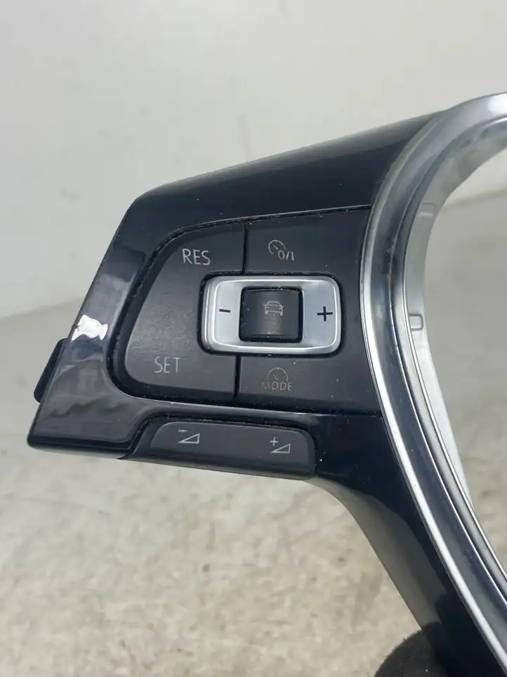 Volkswagen PASSAT B8 (2015 - ) 5G0959442K Кнопки на рулевом колесе — фото 2