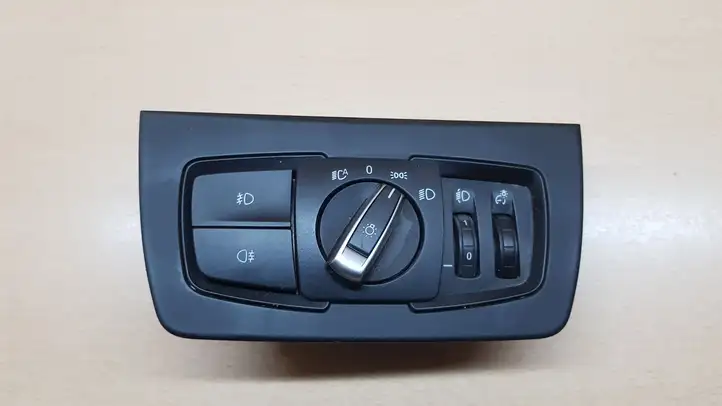 BMW 3 F30 F35 F31 (2012 - 2018) 9265305 Включатель фонарей — фото 1