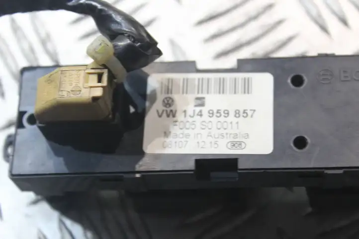 Volkswagen Golf IV (1998 - 2005) VW1J4959857 Блок кнопок стеклоподъемников — фото 2