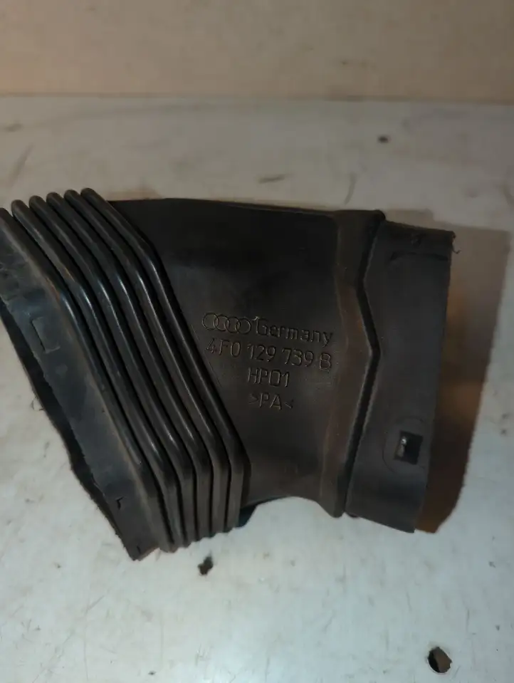 Audi A6 S6 C6 4F (2004 - 2008) 4F0129739B Детали воздухозаборника — фото 3