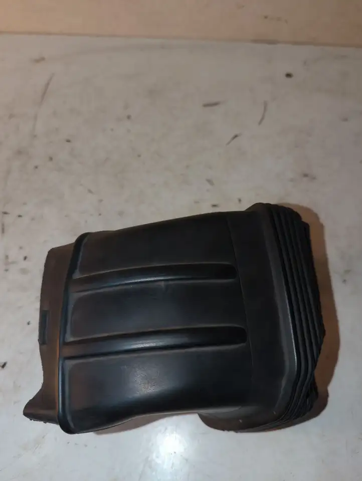 Audi A6 S6 C6 4F (2004 - 2008) 4F0129739B Детали воздухозаборника — фото 4