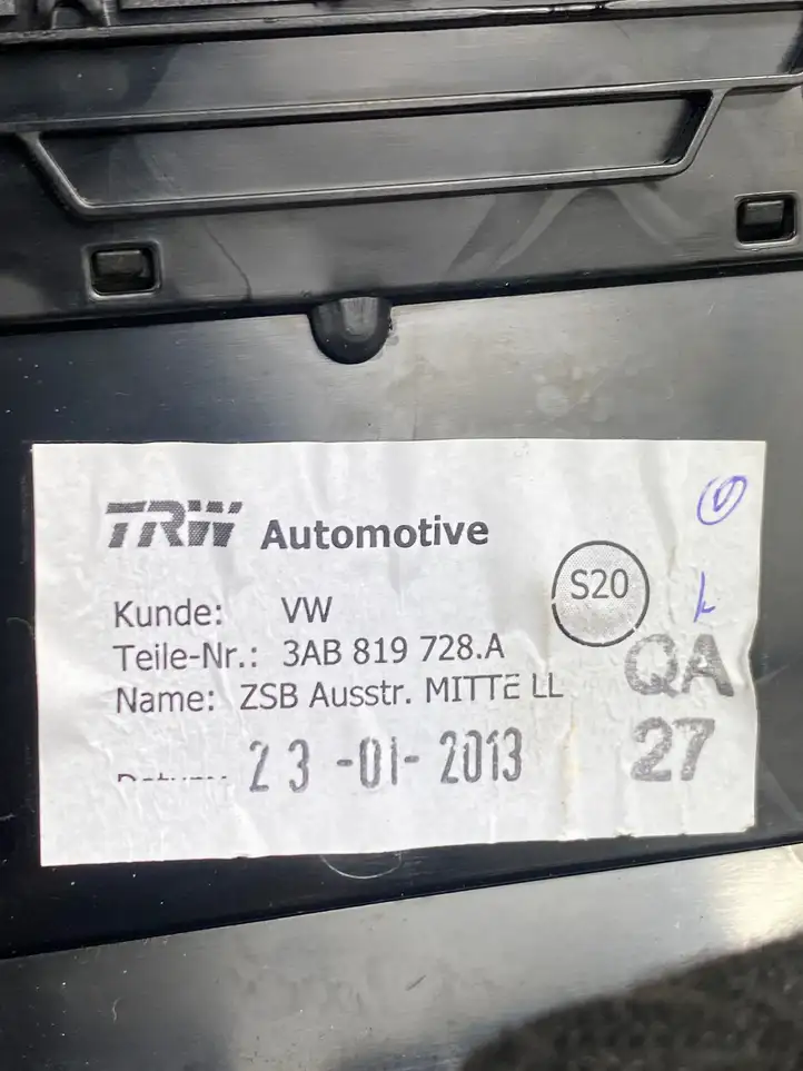 Volkswagen PASSAT B7 (2011 - 2014) 3AB819728A Центральный воздушный дефлектор — фото 3