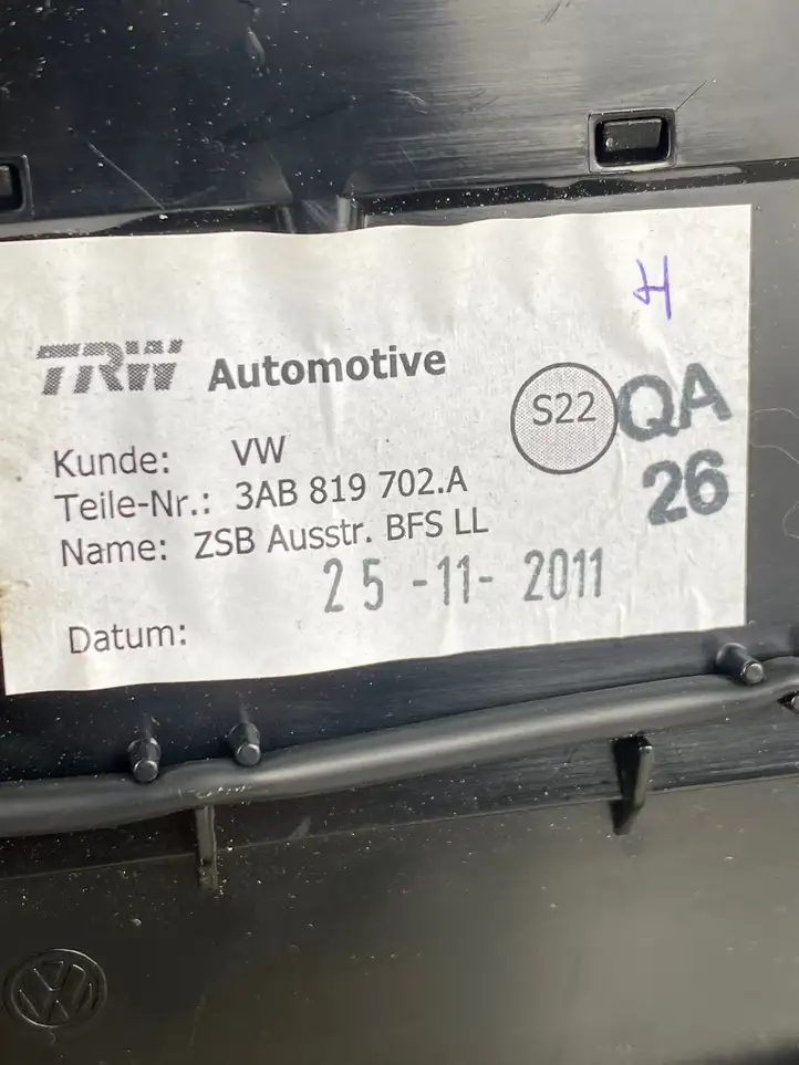 Volkswagen PASSAT B7 (2011 - 2014) 3AB819728A Центральный воздушный дефлектор — фото 8