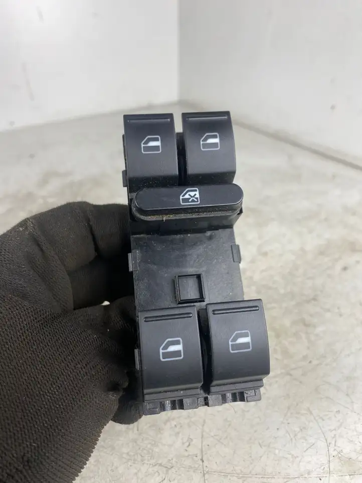 Seat Leon (1P) (2005 - 2012) 1K4959857B Кнопка стеклоподъемников — фото 1