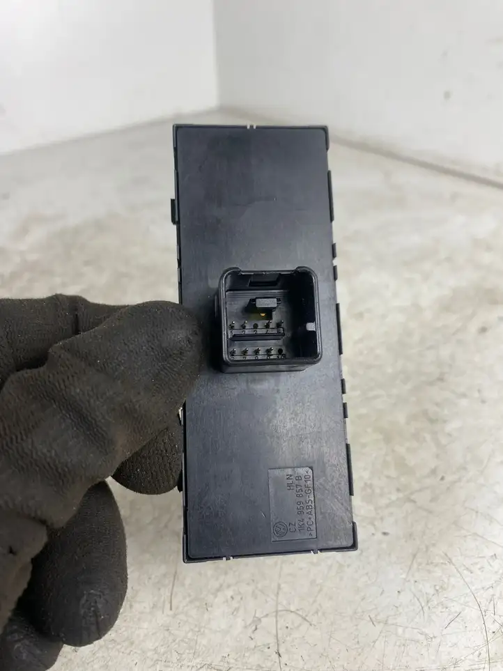 Seat Leon (1P) (2005 - 2012) 1K4959857B Кнопка стеклоподъемников — фото 2