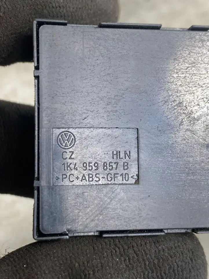 Seat Leon (1P) (2005 - 2012) 1K4959857B Кнопка стеклоподъемников — фото 3