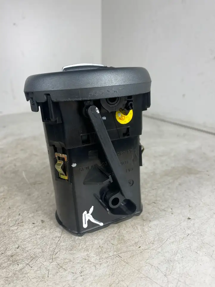 Seat Leon (1P) (2005 - 2012) 5P0819203 Боковой воздушный дефлектор — фото 2