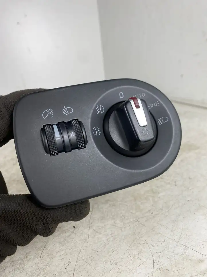 Seat Leon (1P) (2005 - 2012) 1P2941431AG Включатель фонарей — фото 3