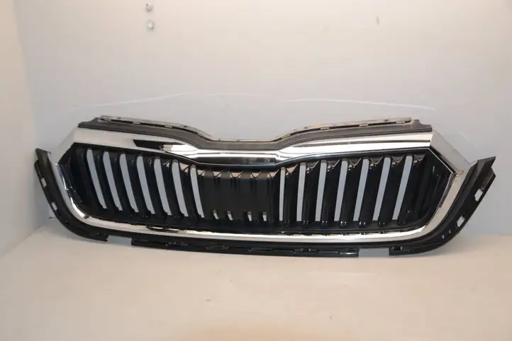 Skoda Octavia Mk4 (2019 - ) 5E3853653 Верхняя решетка радиатора — фото 2