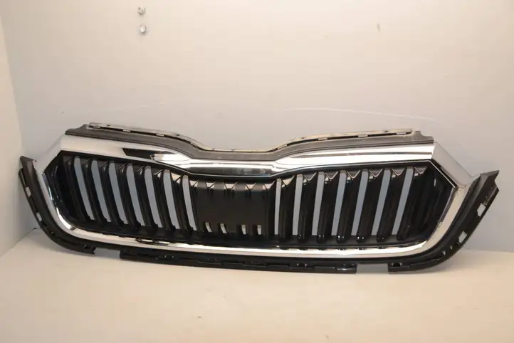Skoda Octavia Mk4 (2019 - ) 5E3853653 Верхняя решетка радиатора — фото 3