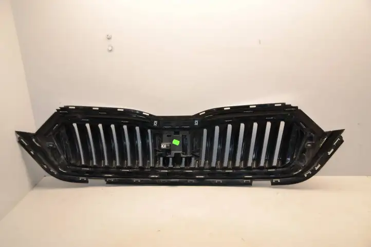 Skoda Octavia Mk4 (2019 - ) 5E3853653 Верхняя решетка радиатора — фото 4