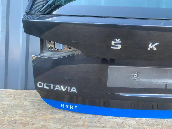 Skoda Octavia Mk4 (2019 - ) 5E7827023 Крышка багажника — фото 3