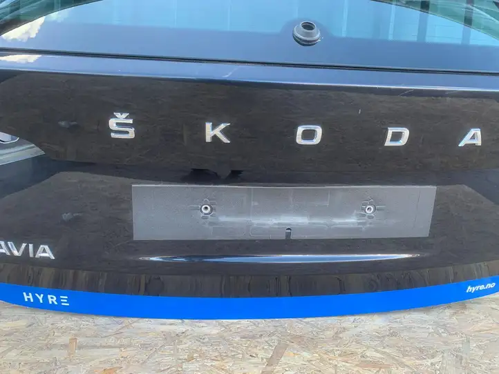 Skoda Octavia Mk4 (2019 - ) 5E7827023 Крышка багажника — фото 4