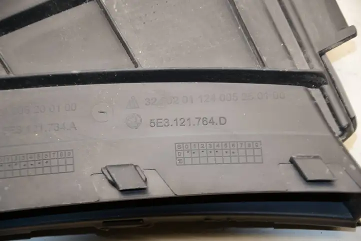 BMW 5 G30 G31 (2016 - ) 5E3121764D Воздуховод охлаждения тормозов — фото 5