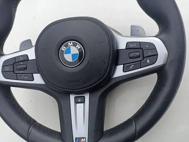 BMW 5 G30 G31 (2016 - ) Руль — фото 4