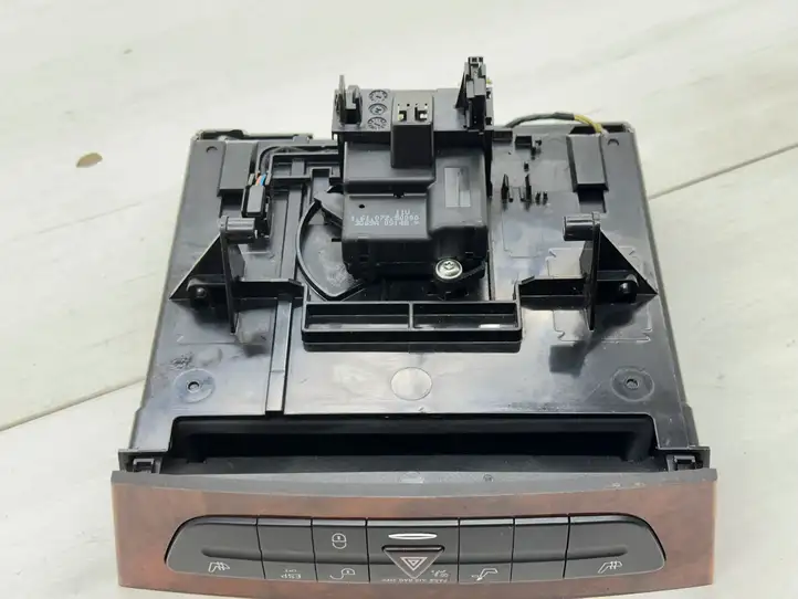 Mercedes-Benz E W211 (2002 - 2009) A2116800552 Блок кнопок на панели — фото 3