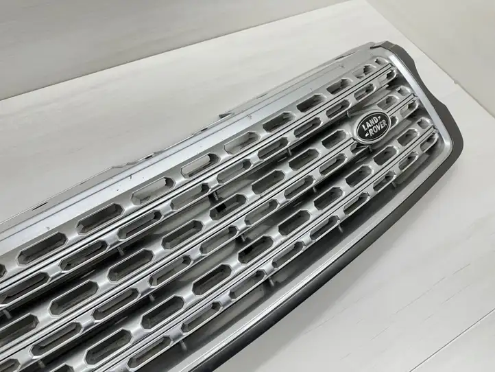 Land Rover Range Rover L405 (2012 - 2017) CK52BA163CA Верхняя решетка радиатора — фото 1