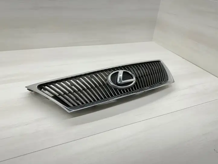 Lexus IS 220D-250-350 (2005 - 2010) 5310153050AL Верхняя решетка радиатора — фото 1