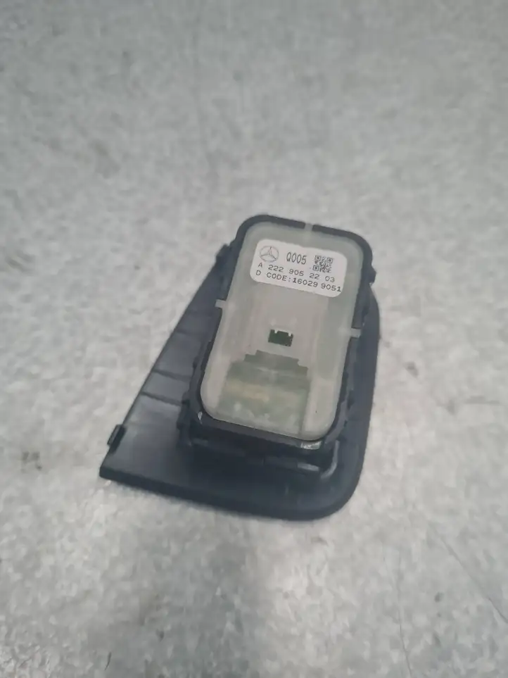 Mercedes-Benz C W205 (2014 - 2021) A2057200848 Накладка кнопки стеклоподъемника — фото 2