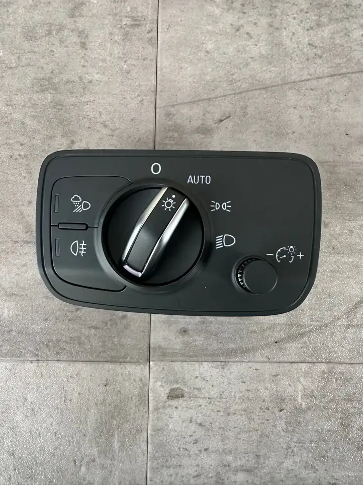 Audi A3/S3 8V (2016 - 2020) 8V0941531AR Включатель фонарей — фото 1