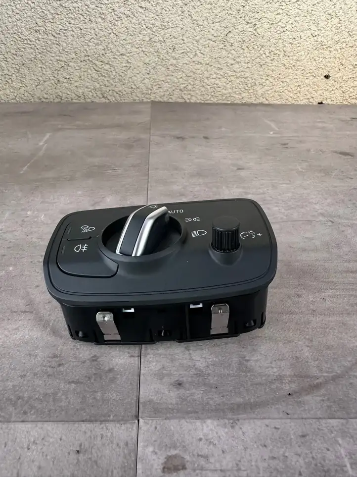 Audi A3/S3 8V (2016 - 2020) 8V0941531AR Включатель фонарей — фото 2