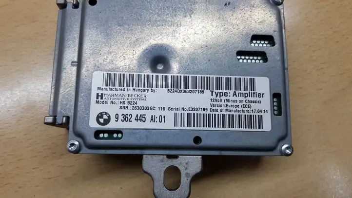 BMW 3 F30 F35 F31 (2012 - 2018) 9362445 Усилитель антенны — фото 4