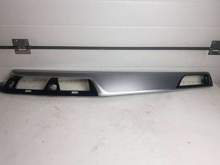 BMW 5 G30 G31 (2016 - )  8070620 Другая центральная деталь консоли (туннеля)