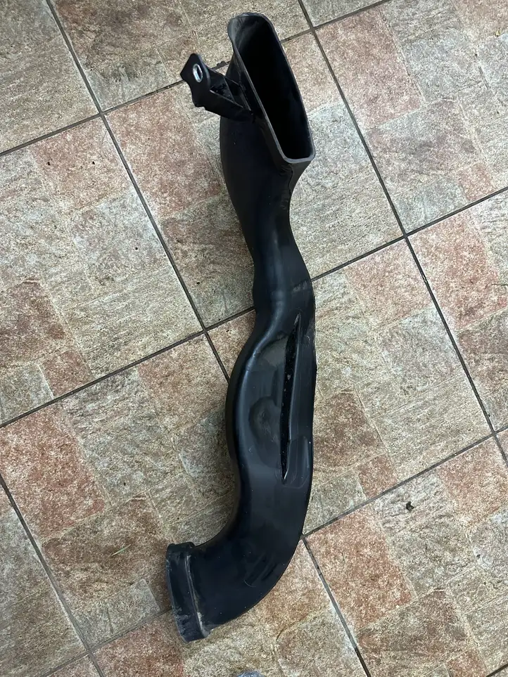 Opel Astra J (2009 - 2012) 13307080 Детали воздухозаборника — фото 3