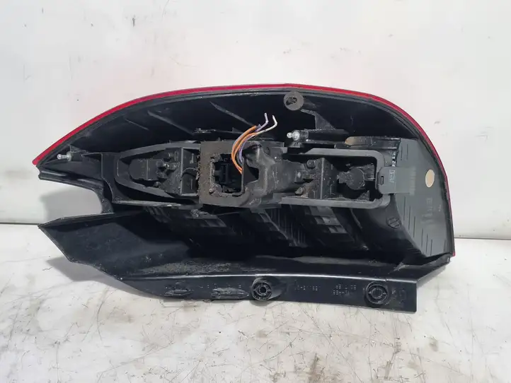 Renault Scenic II - Grand scenic II (2003 - 2006) 8200493374H Задний фонарь в кузове — фото 3