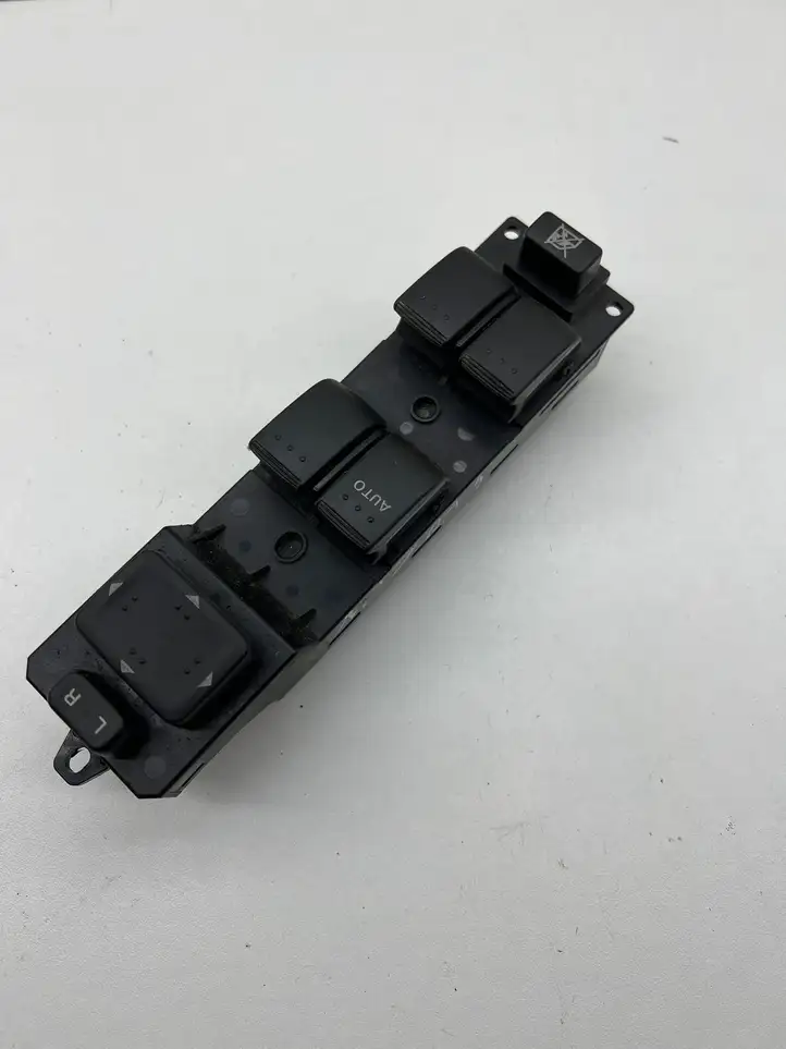 Mazda 5 (2005 - 2010) CC4366350A Кнопка стеклоподъемников — фото 1