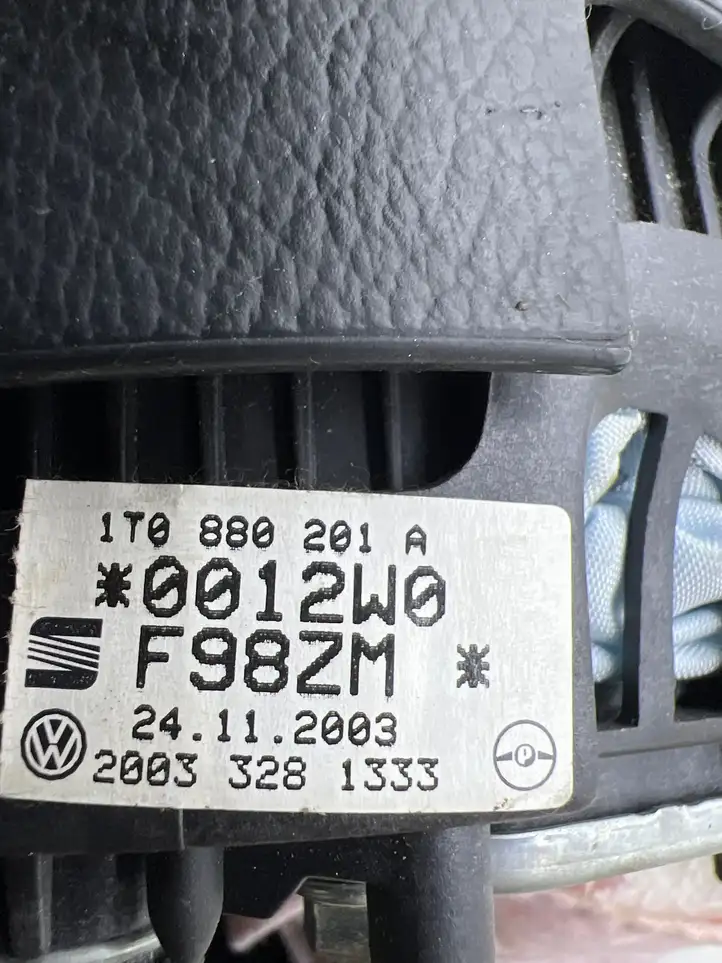 Volkswagen Touran I (2003 - 2010) 1T0880201A Подушка безопасности руля — фото 2