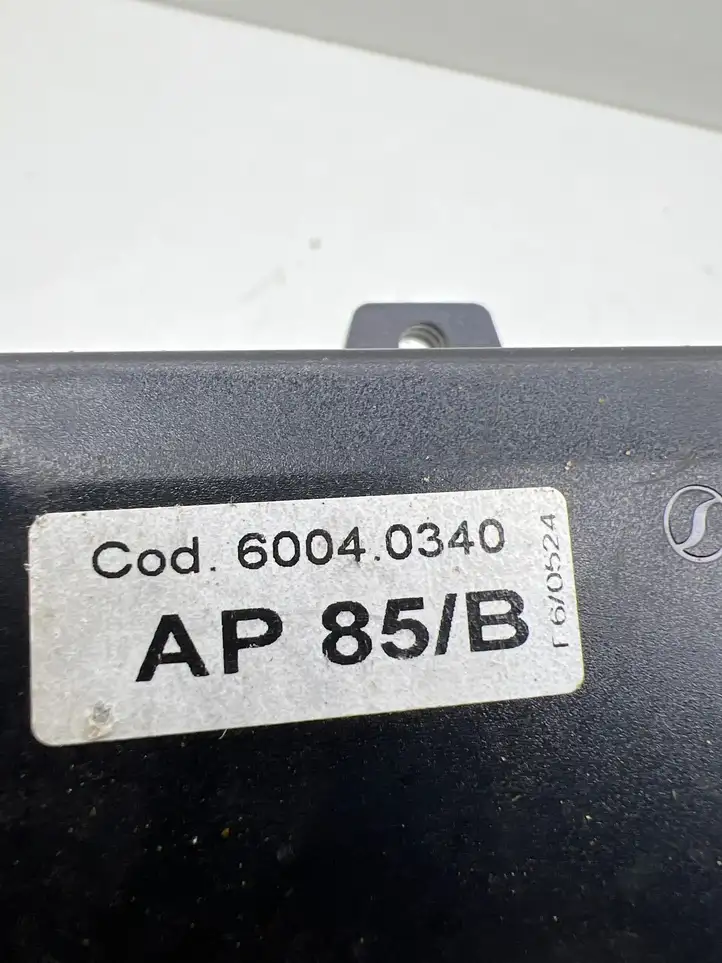 Toyota RAV 4 (XA30) (2006 - 2016) AD85B Блок управления сигнализацией — фото 2