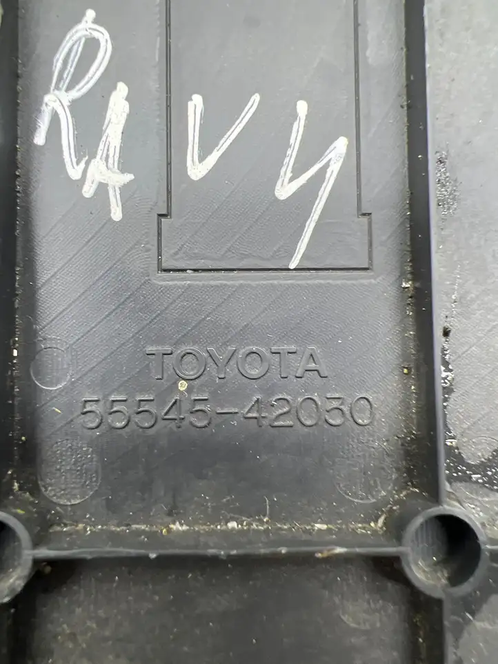 Toyota RAV 4 (XA30) (2006 - 2016) 5554542030 Крышка ящика предохранителей — фото 2